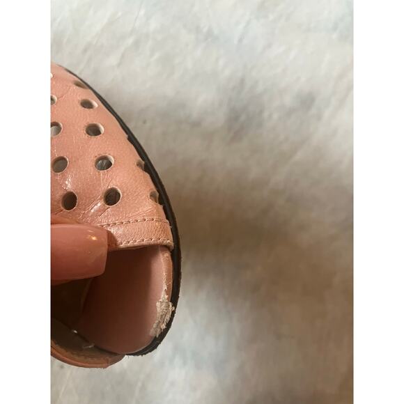 STUART WEITZMAN - Picture 12 of 13